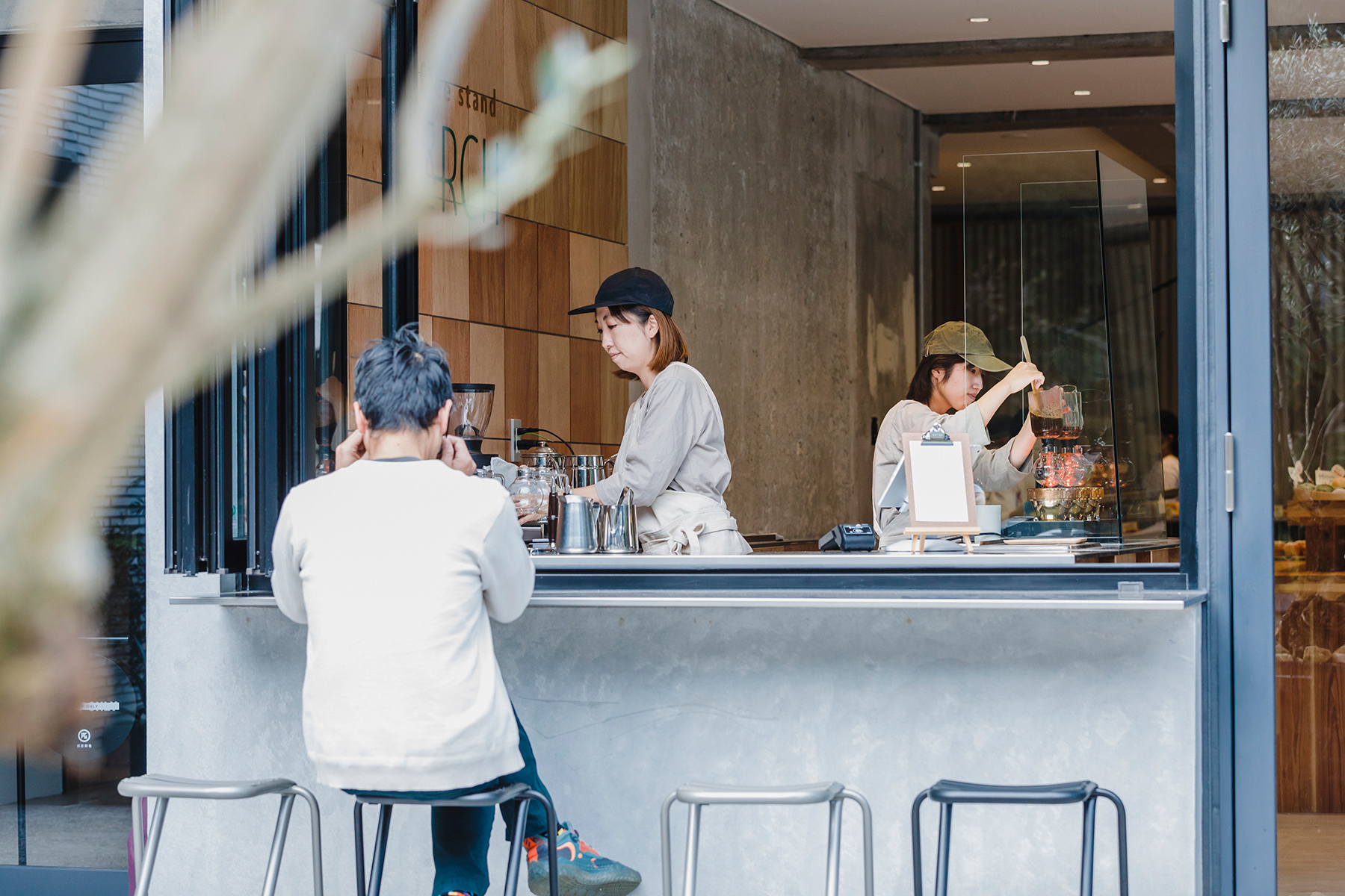 「Bakeryトイット」「coffee stand PERCH」の営業時間変更のお知らせのイメージ写真
