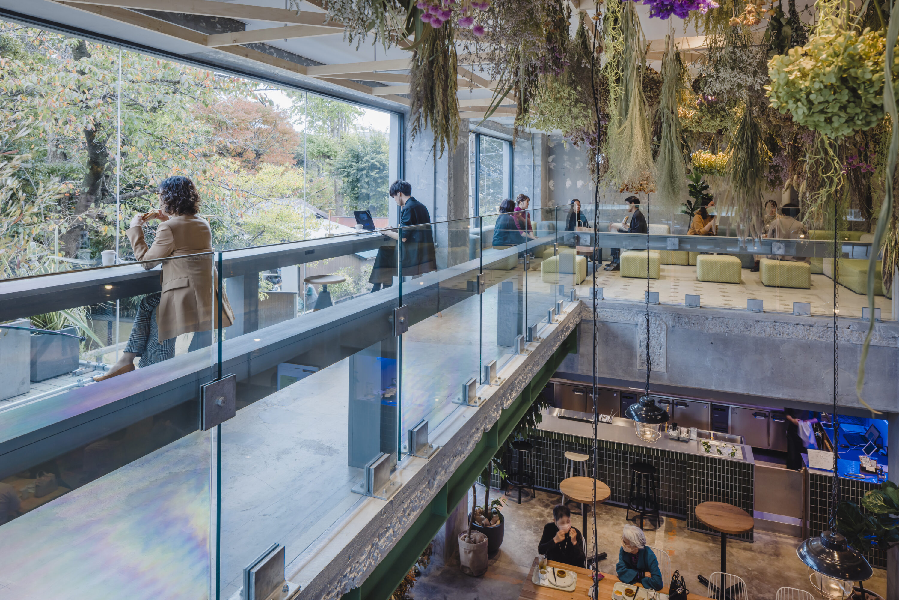 7/18 2Fイートインエリアの営業時間変更についてのイメージ写真