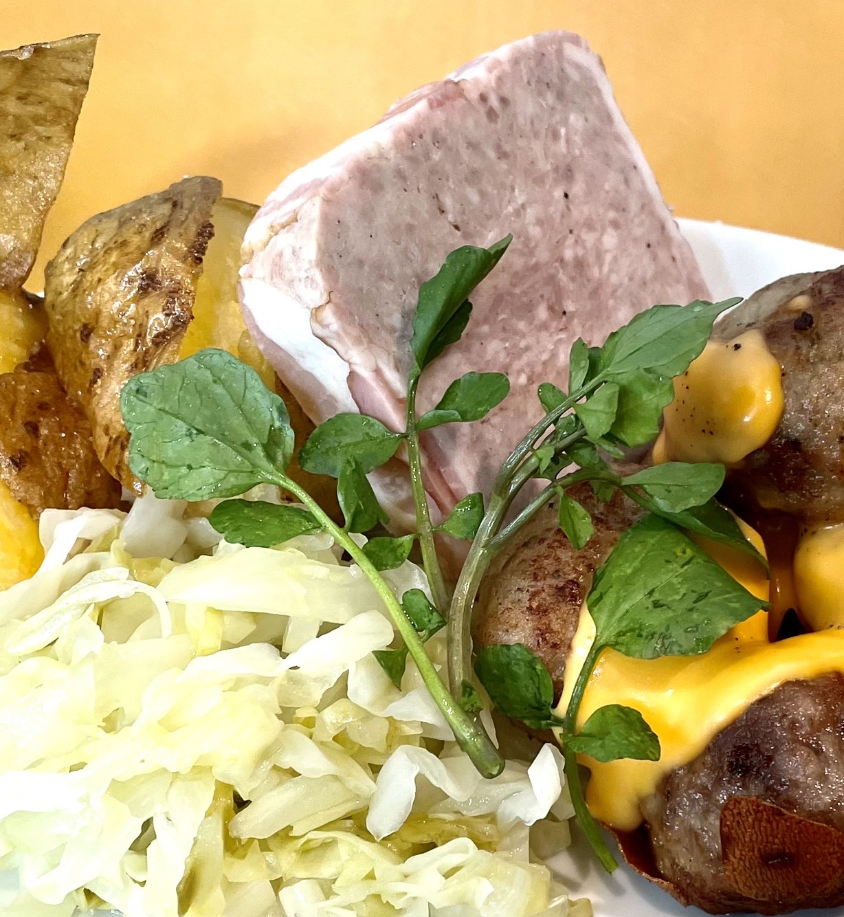 ご好評につき、特別価格「生ビール✕肉盛りコンボセット」9/18（月）まで延長のイメージ写真